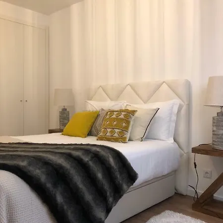 Conde Warehouse Apartman *